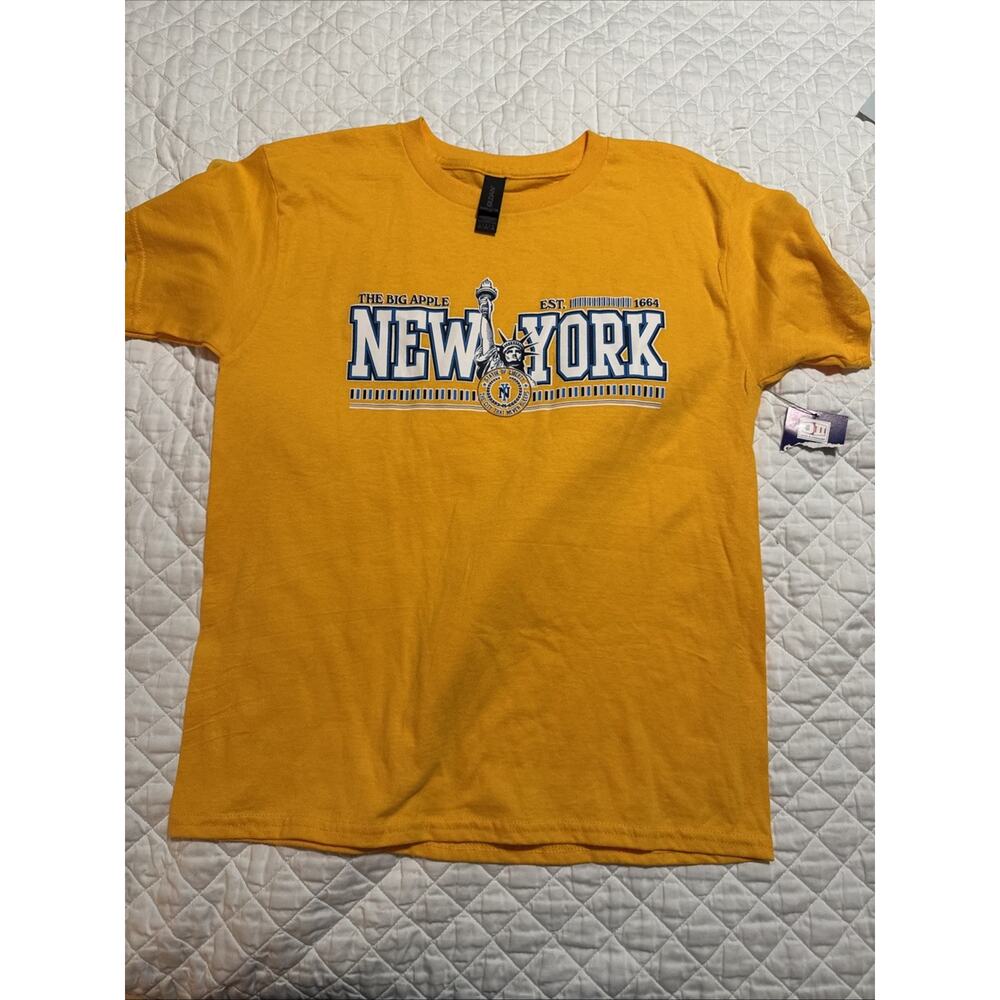 new york tee shirts large NWT